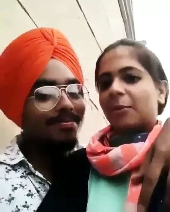 Behen ko pura choos gaya brother sister kissing