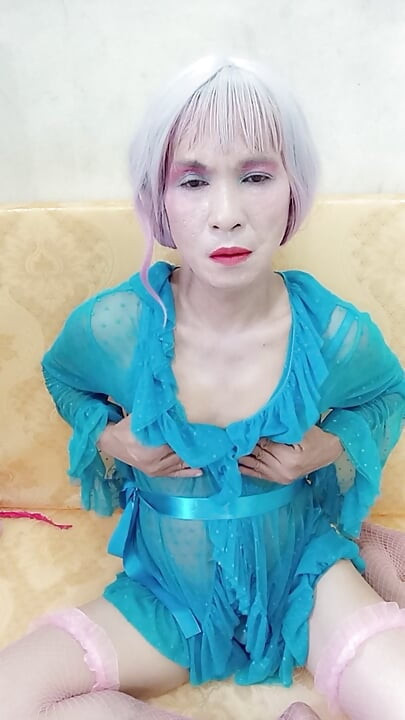 Oanh le transgender seksi porno giyiyor anal anal zevk