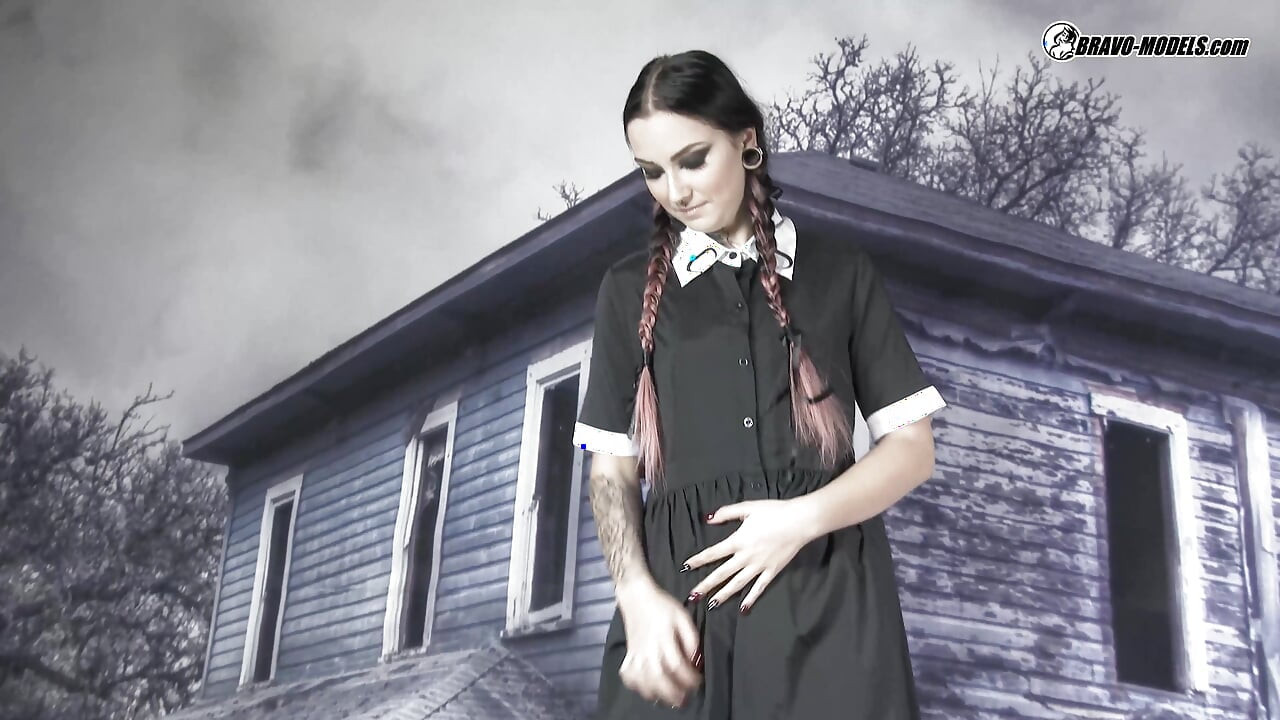 430 - Sharlotte Thorne