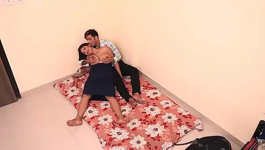 First time sex Gaon se aye the Shaher hotel book kiya room me laga tha camera dono ne   clear hindi sex kiya or  ban gaya mms hardcore sex