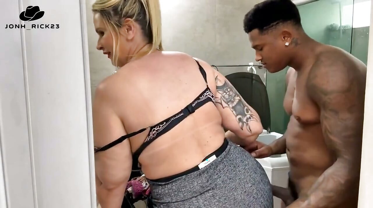Naughty Stepmom Asked to Take Cock