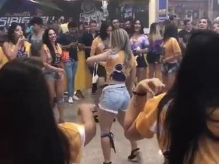 Bailando brasileño