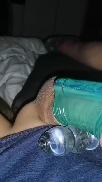 来自“用振动器和避孕套帮助我的鸡巴射精 - 热呻吟的家伙”的强大时刻