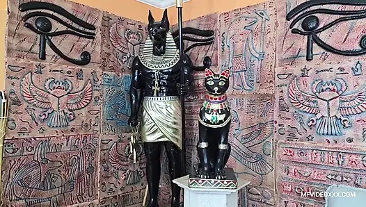 Cleopatras wunderschöner furzende arsch