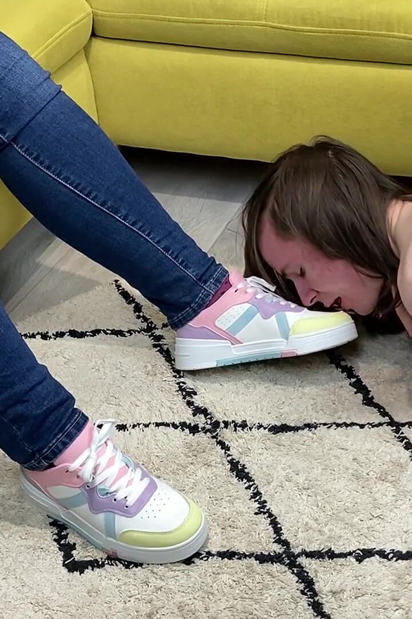 Human Shoe Cleaner - He Has to Lick Legs That Demolish Him! - Dave Moon - Jennifer - Bbusting (licking)