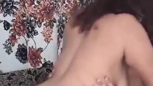 Aku nggak kuat lagi sama pantat montok ibu tiriku