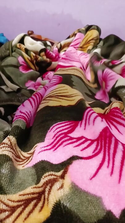 Honí svému nejlepšímu příteli pomocí kondomu a kundičky s olejem