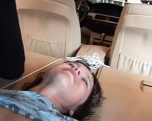 Attractive German ebony slut enjoys hardcore fuck with BBC