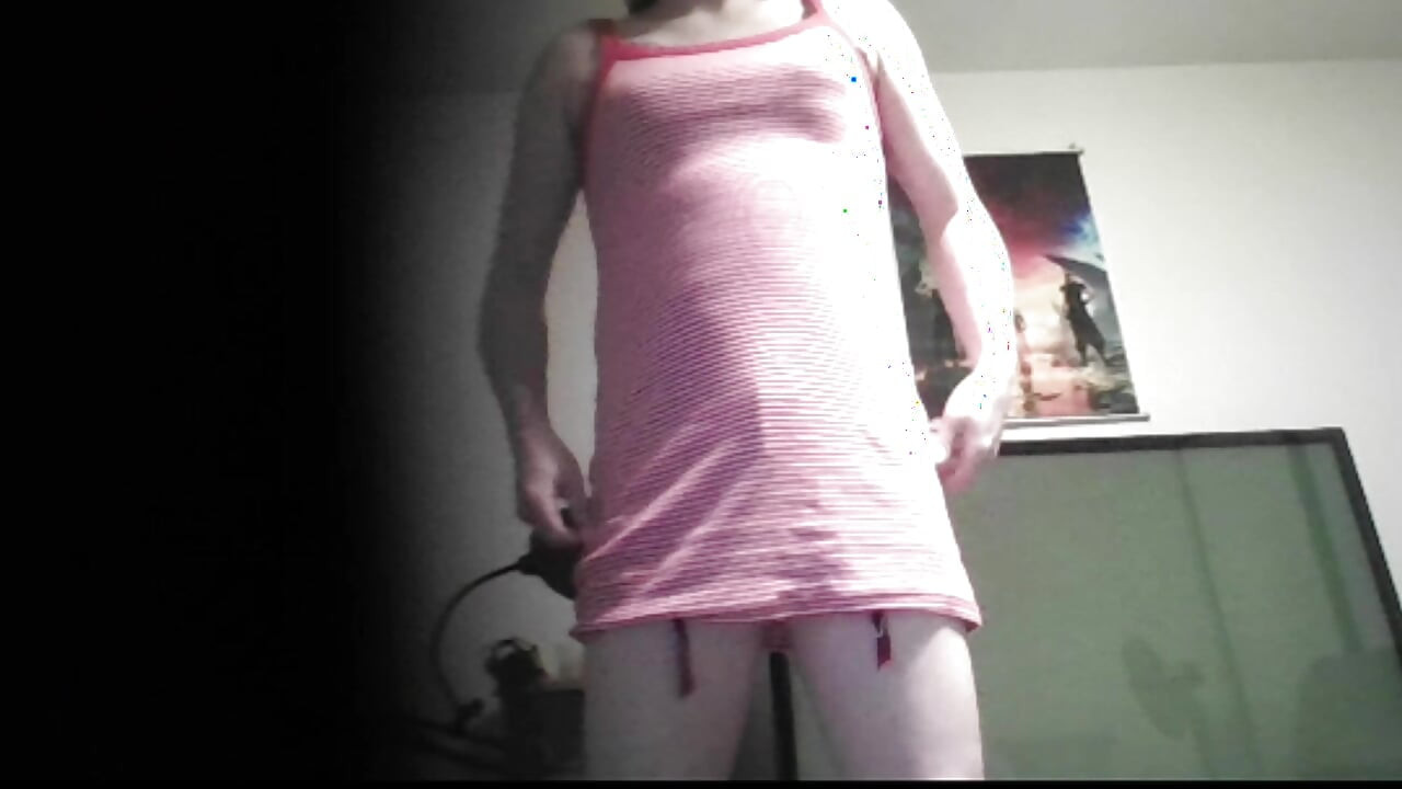Blyg Sissy stående ryck avslöjar mig hjälp mig att gå längre