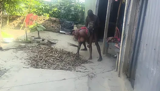 Desi housewife ki outdoor chudai ki