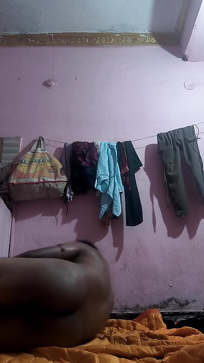 Ealtor làm tình với khách hàng và khiến anh ta lên đỉnh hai lần