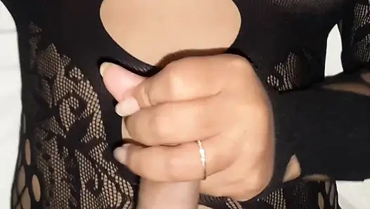 Ateşli nri kız en iyi arkadaşıyla sikişiyor