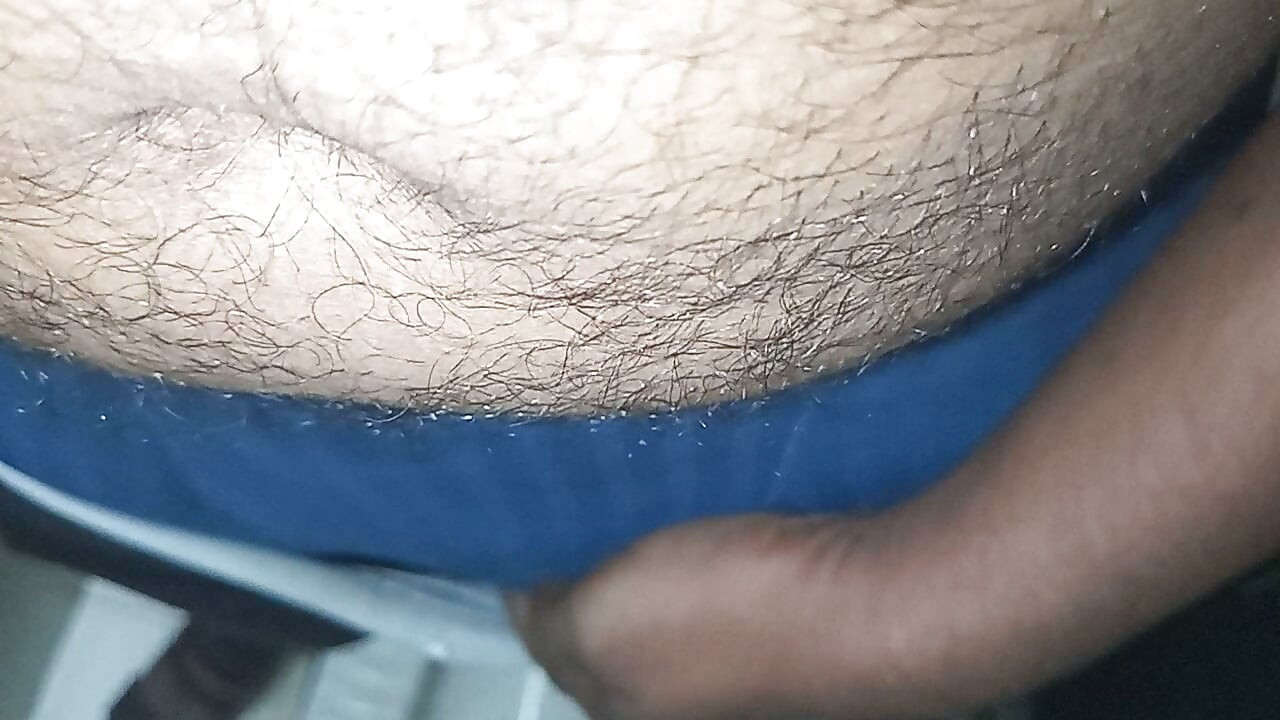Tetka Rita siše moj indijski Desi kurac