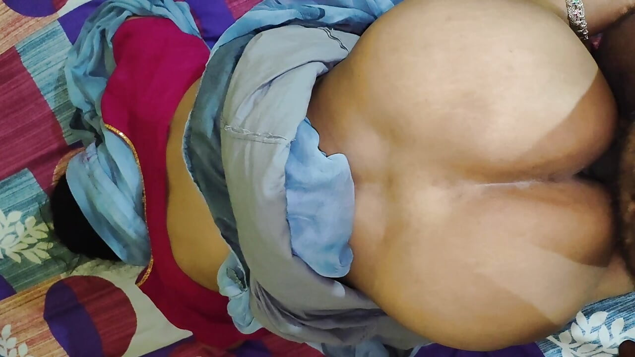देसी भारतीय गावातील बायको देवरासोबत फसवणूक करत