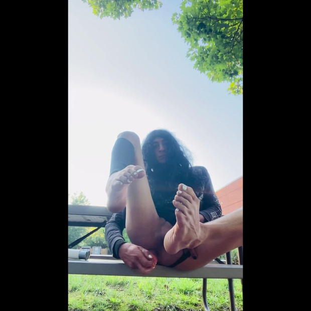 Layla Darkstar javni dildo