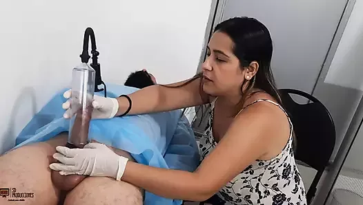 Médico com tesão quer observar meu pau ereto - pornô em espanhol