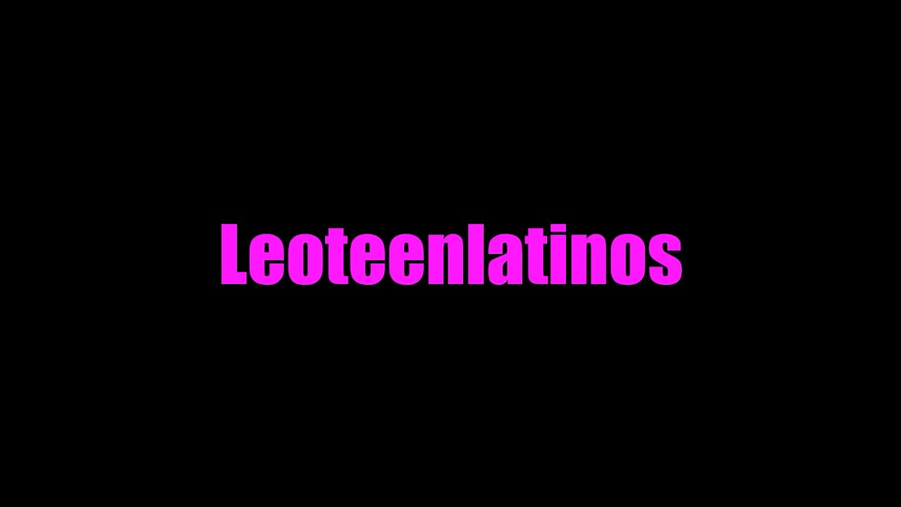Estudiante española intenta sexo gay por primera vez! - Lindo Liam