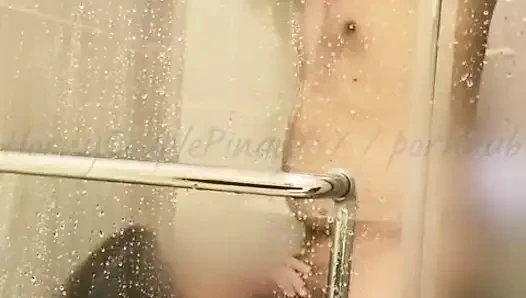 Cewek pinay dientot habis-habisan sama bosnya di kamar mandi
