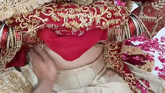 Suhagrat - ilk düğün gecesi seksi - yeni Hintli ateşli çift