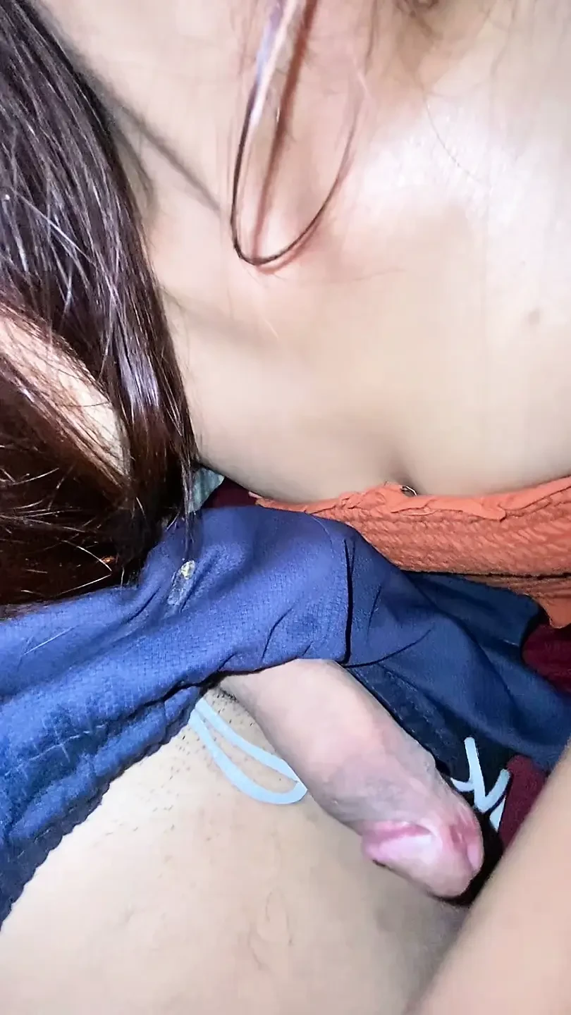 18 years old Cute Pinay Blowjob! cum on Tits!
