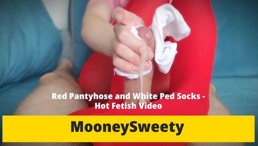 红色连裤袜和白色袜子 - 热辣的恋物癖视频