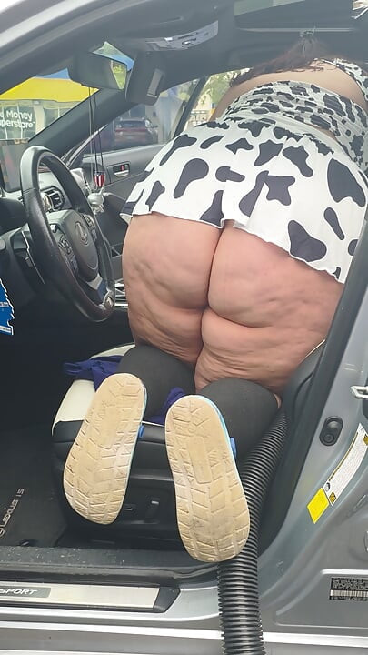É assim que me visto para lavar o carro