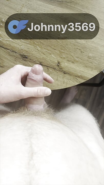 Horny Twink Jerks Off & Cums Hard on MacBook - Hairy Legs & Abs!