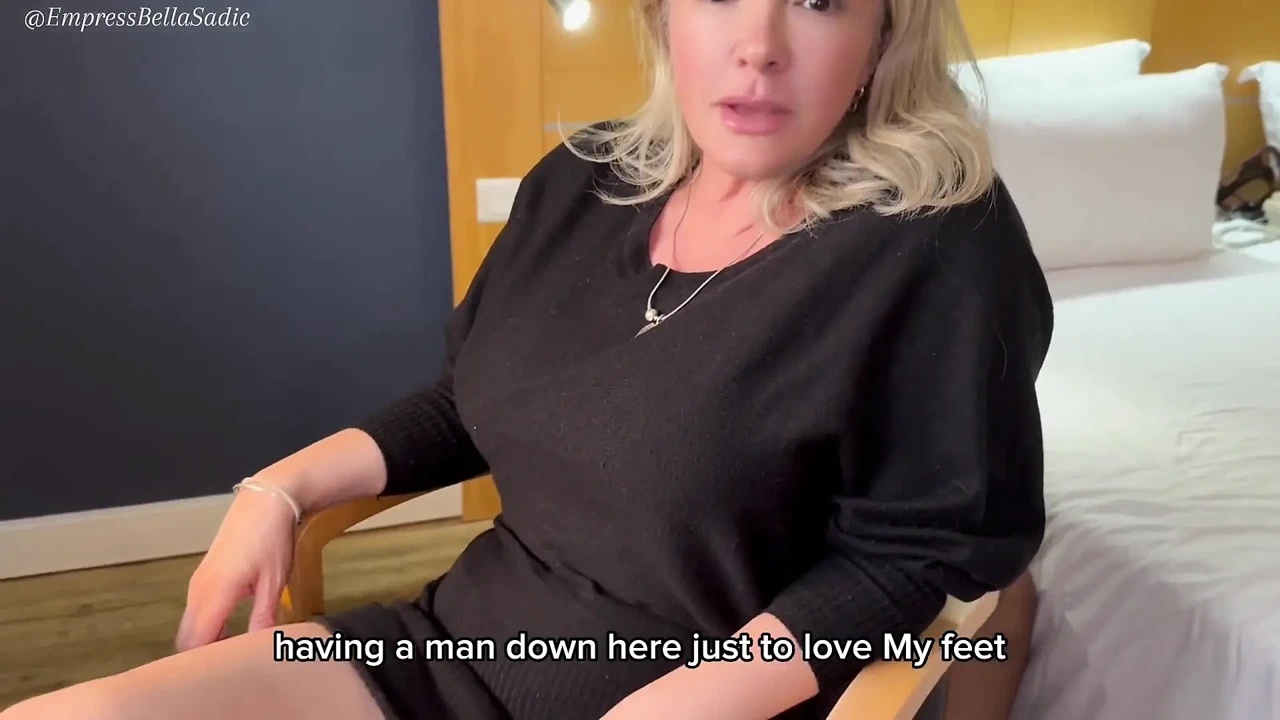 在椅子脚下崇拜 Imperatrizbellasadic