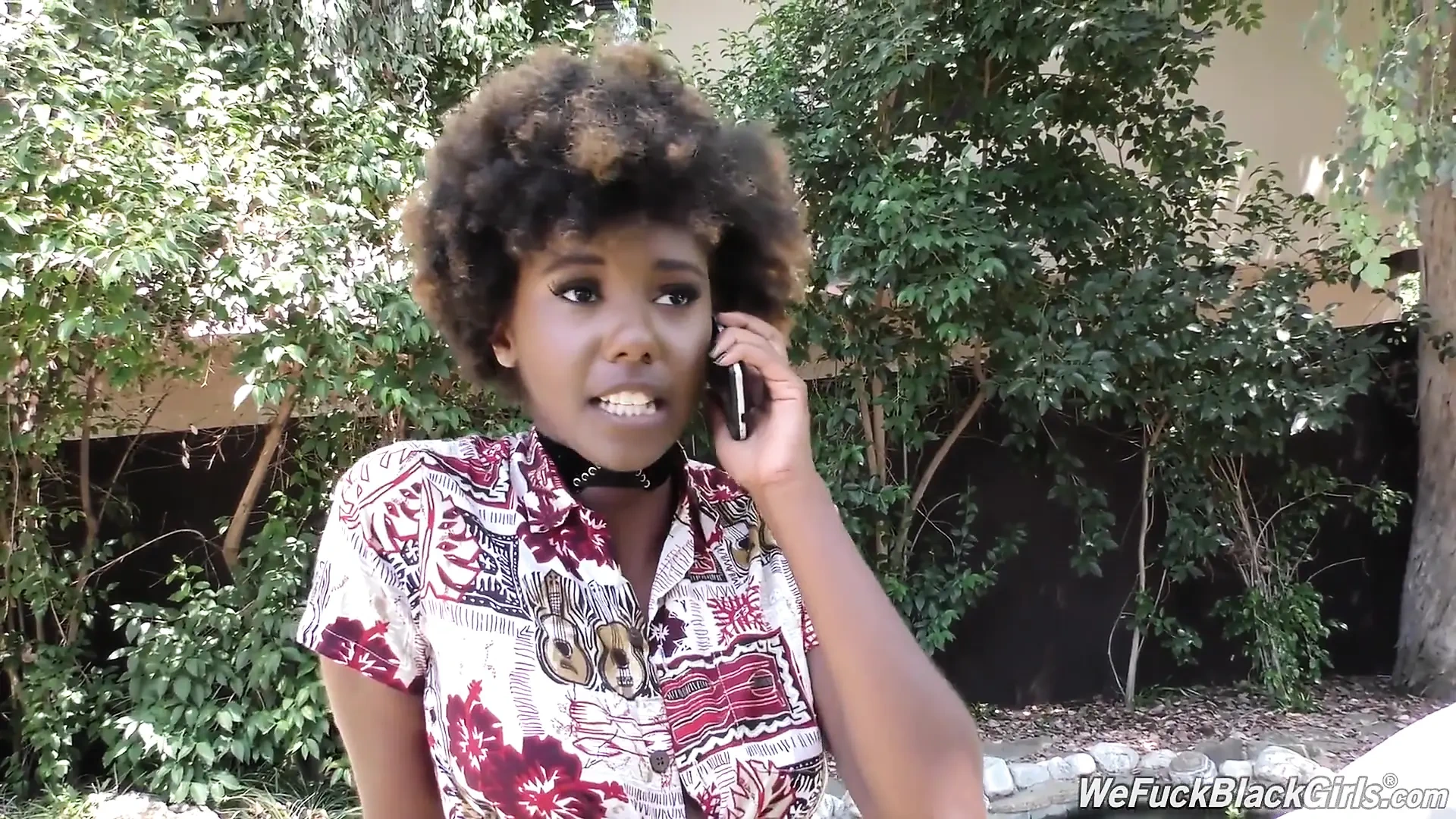 Ebony Daizy Cooper fucks huge wite dick