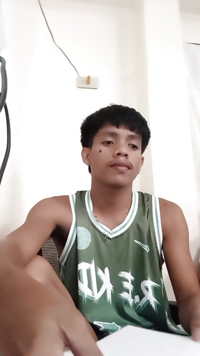 Outdoor Hookup: Asian Twink Sucks Cock For Quick Dirty Money