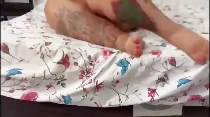 A Chubby Girl with Plump Feet for You