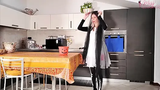 Trik halloween atau percikan?