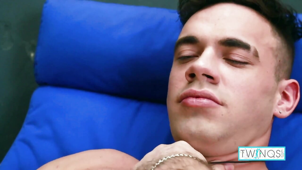 Beefy fuckboy Jackson milks his horny cock with a fleshlight