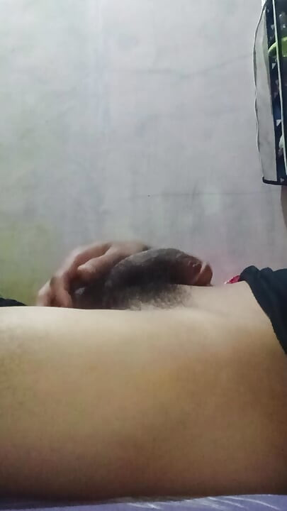 이 남자가 자지를 빨도록 도와주세요