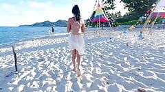 Kobiecy wytrysk na publicznej plaży i ociekający kremem analnym! dzień z moją przyrodnią siostrą i freutoyem