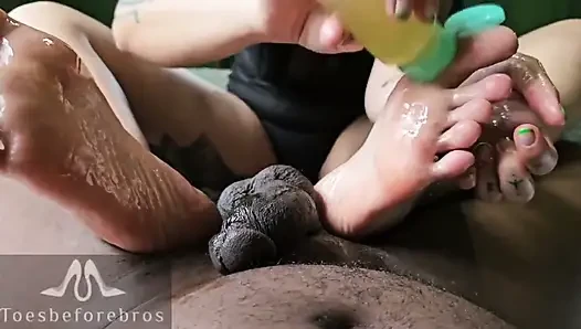 Footjob fjonda green toes yang bejat