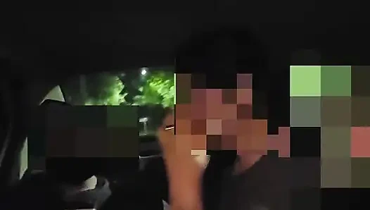 Ich habe einen Mann auf einem öffentlichen Platz gefunden, der mich vor dem Cuckold gefickt hat