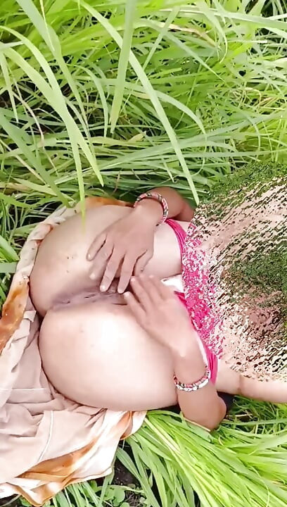The stepbrother had made his real sister to kick her ass in his millet field, brother, tear my ass and my pussy, Papa Mummy is not at home.