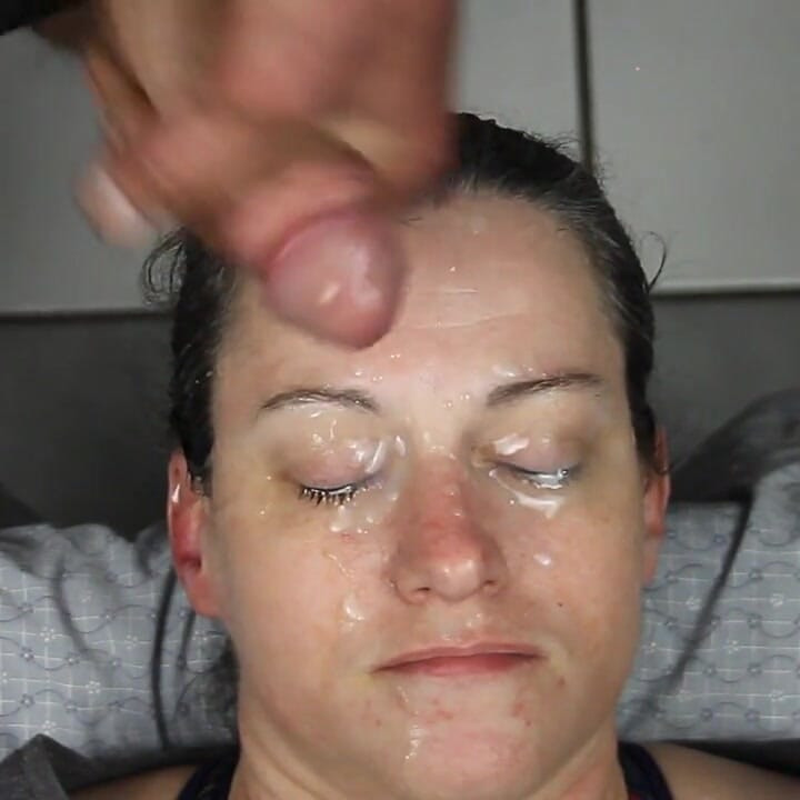 Dirty Dee w innej sytuacji z obciążeniami na twarzy