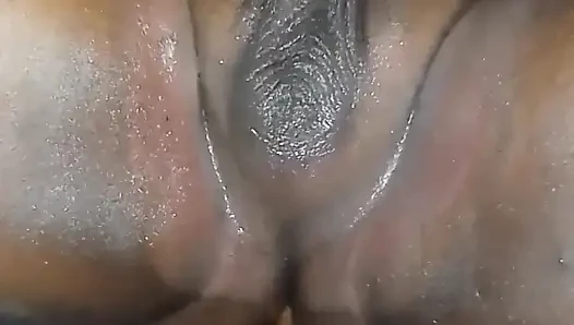 Er wurde so hart, als ich sein arschloch fingerte und ihm einen handjob gab