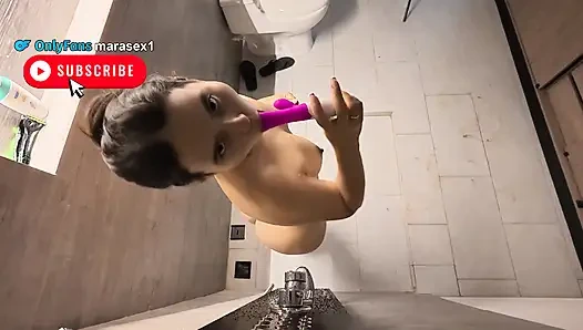 Yeni̇ Kaş Arkadaşimla Banyoda Seksi̇