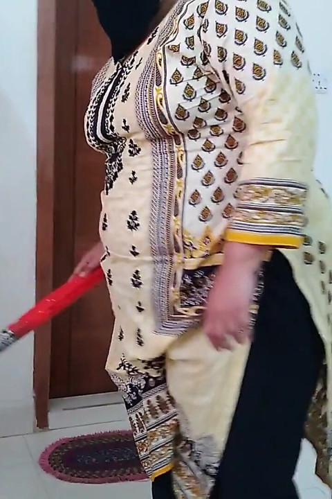 BBW Stepaunty Fucked by Her Devar While Sweeping Room - Hindi Audio