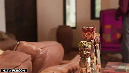 Mylene lagi asik ganas sampai dalam banget