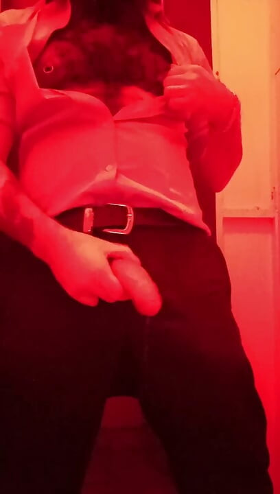 STUD WITH HUGE CUMSHOT'S
