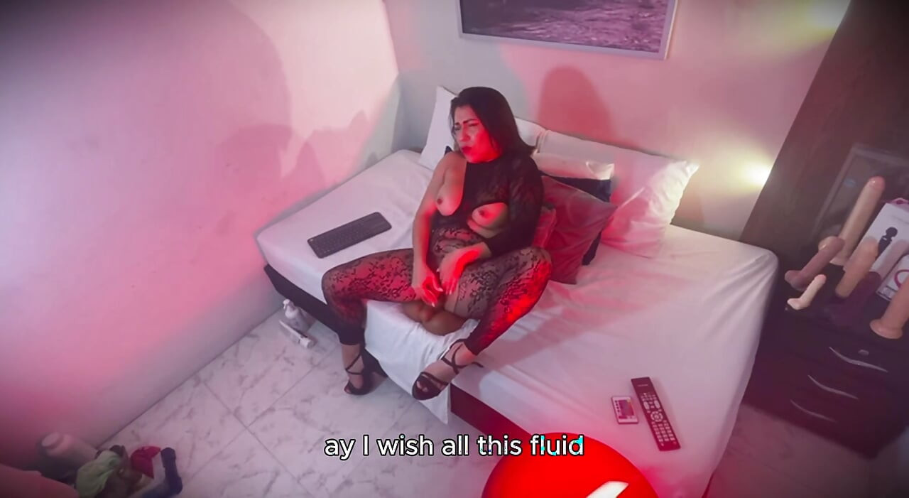 Keingintahuan Naty Angelss berakhir dengan fisting