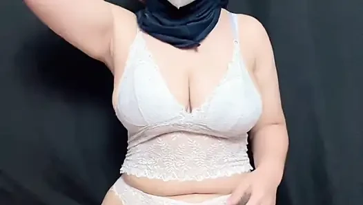 Şımartılmayı seven bir kadın
