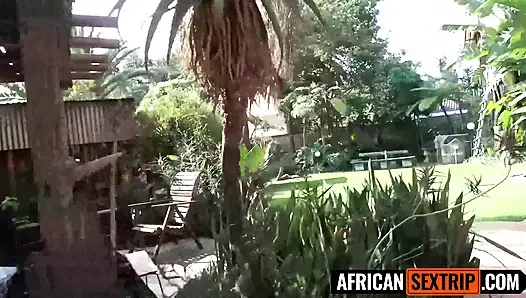 Cewek kulit hitam toket besar dientot habis-habisan sama kontol besar pria kulit putih - pov