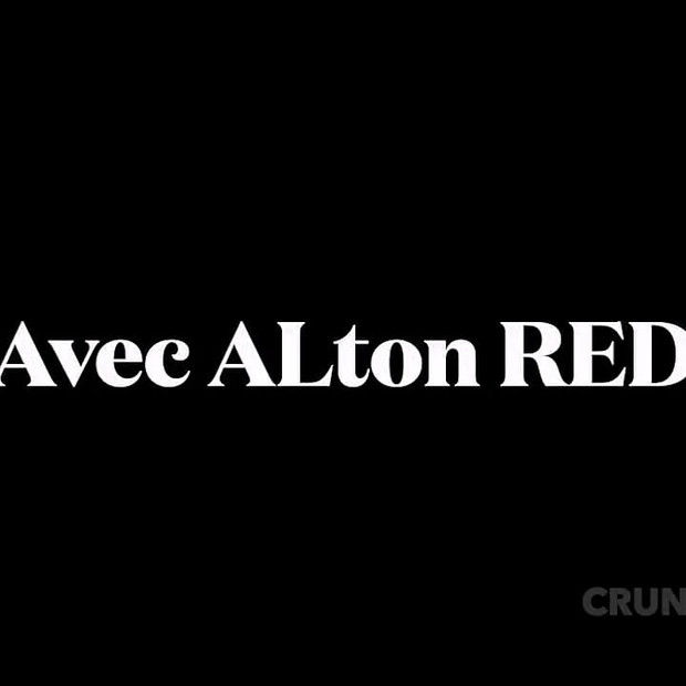 マドリッド出身のセクシーな男の子がxxlコックで生使用