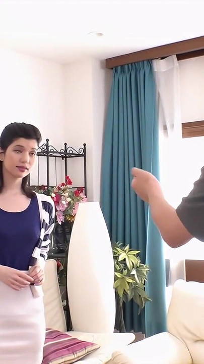 Detik menjatuhkan rahang dari "#1 Lauren Karen - jiran yang cantik dimanipulasi"