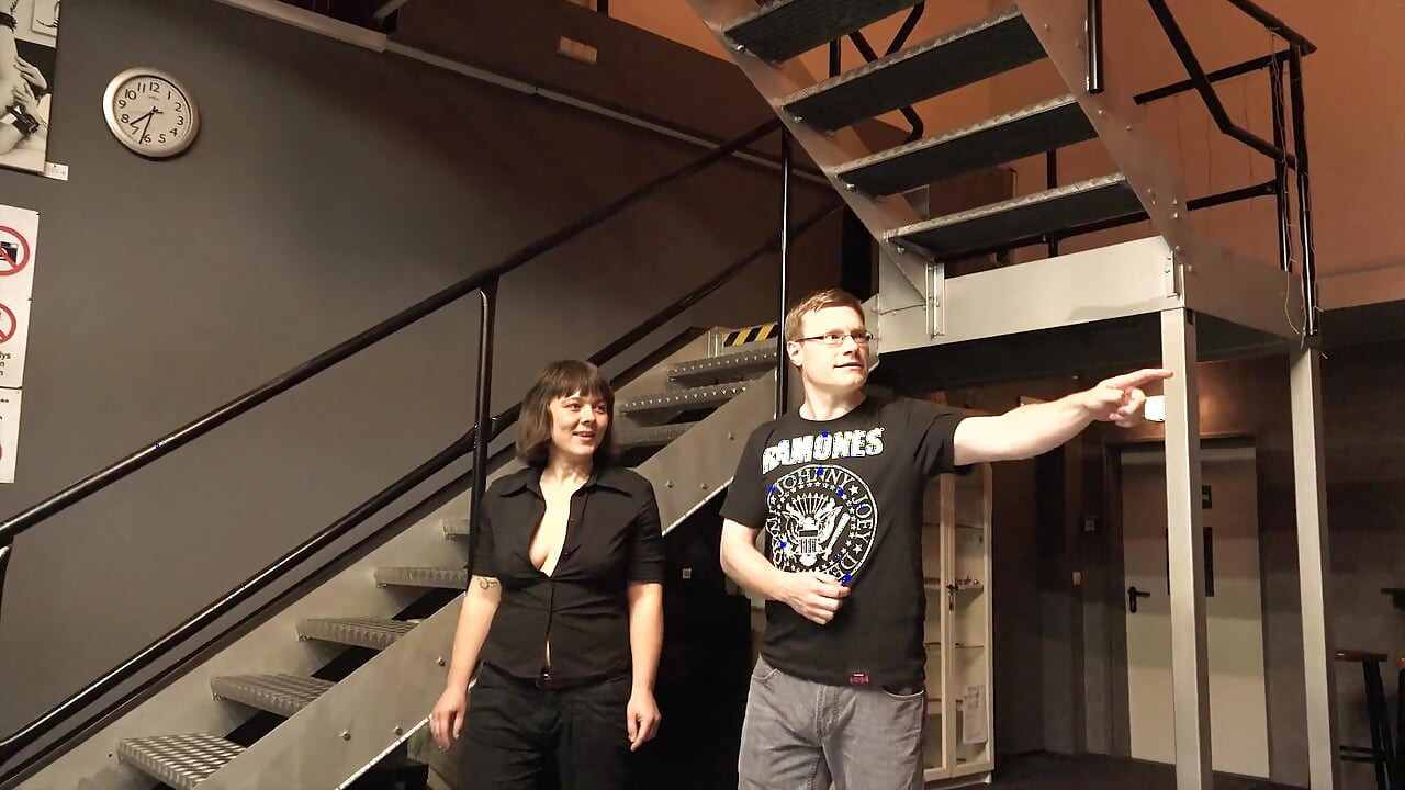 Babe gets mouthful of cumshot after sucking and fucking two cocks